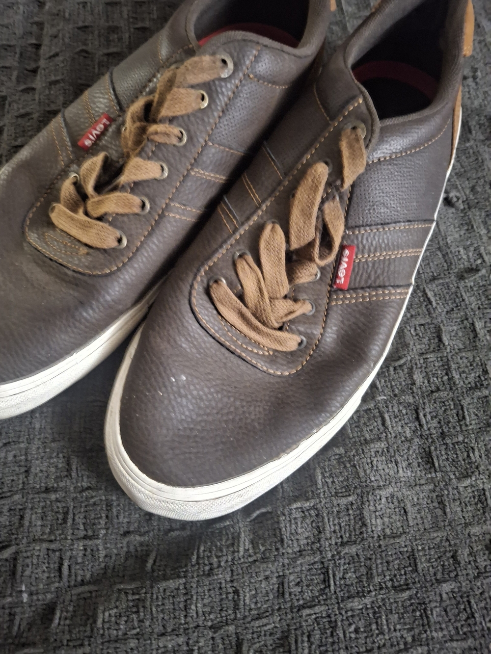 Levi's Men's Brown Leather-Style Low Top Sneakers